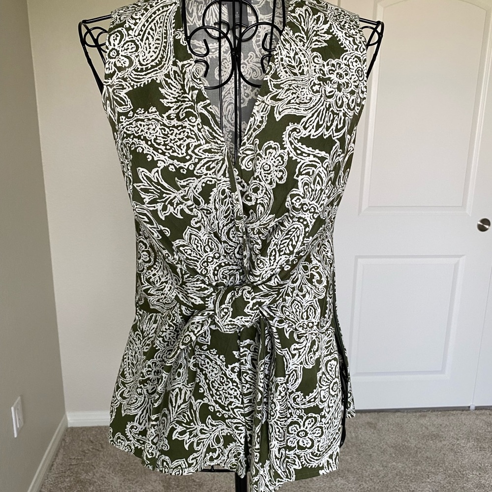 Ann Taylor Sleeveless Top